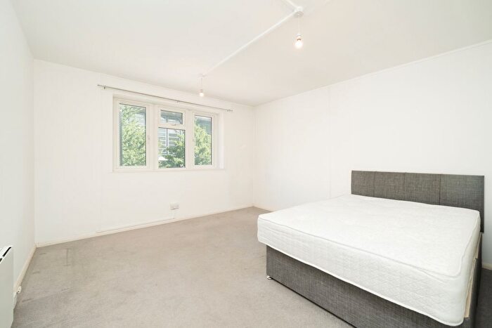 Studio To Rent In Snowsfields, London, SE1