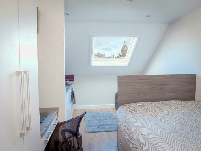 Apartment To Rent In Apt, St Paul's #, LS1