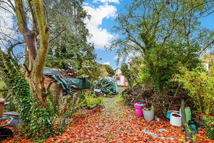 2 Bedroom Semi Detached House For Sale In Dartford Road, Horton Kirby, Kent, DA4