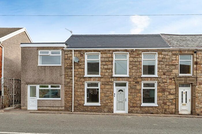 4 Bedroom Semi-Detached House For Sale In Gwilym Road, Cwmllynfell, Swansea, SA9