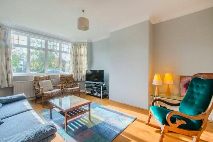 5 Bedroom Property To Rent In The Mead, Beckenham BR3