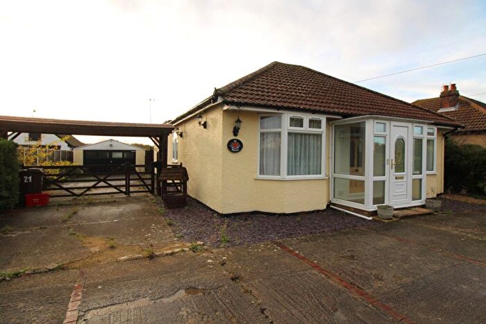 3 Bedroom Bungalow To Rent In Weeley Road, Little Clacton, Clacton-on-Sea, CO16