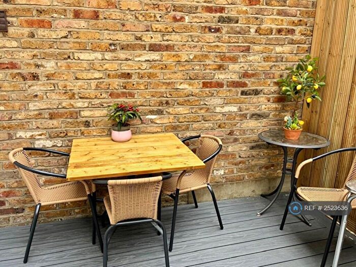 3 Bedroom Maisonette To Rent In King's Cross, London, N1