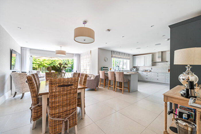 5 Bedroom House For Sale In Kiln Hill, White Waltham, SL6