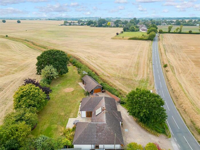 4 Bedroom Detached Bungalow For Sale In Vicarage Road, Roxwell, Chelmsford, CM1