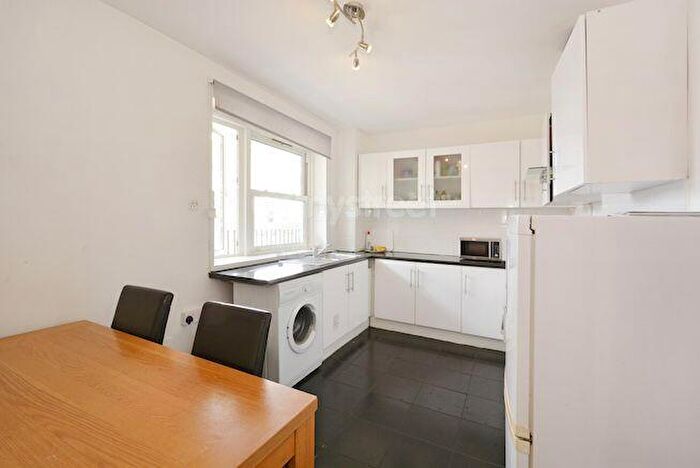 3 Bedroom Flat To Rent In Cranleigh Street, Somers Town, NW1