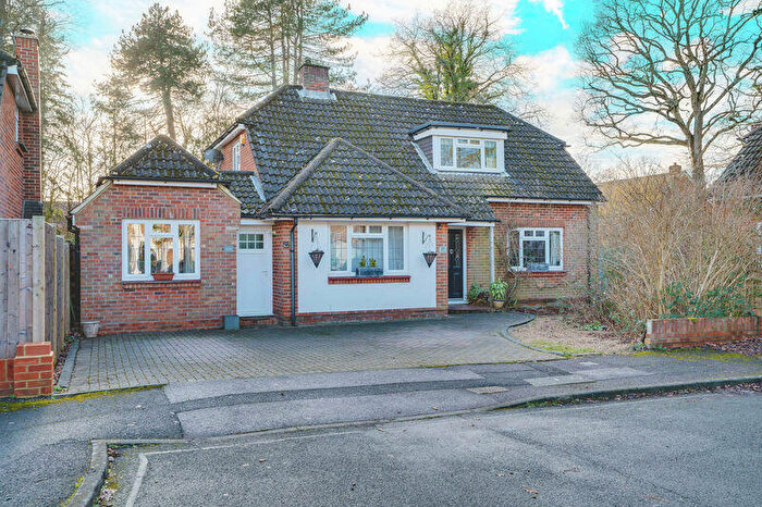 4 Bedroom Detached House For Sale In Pine Walk, Southampton, SO31