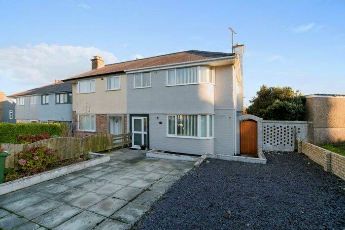 3 Bedroom Semi-Detached House For Sale In Maes Llwyn, Amlwch, LL68