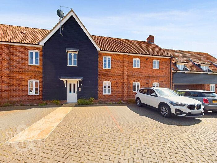 2 Bedroom Flat To Rent In Charles Marler Way, Blofield, Norwich, NR13