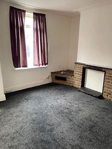 1 Bedroom Terraced House To Rent In Recreation View, Leeds, LS11