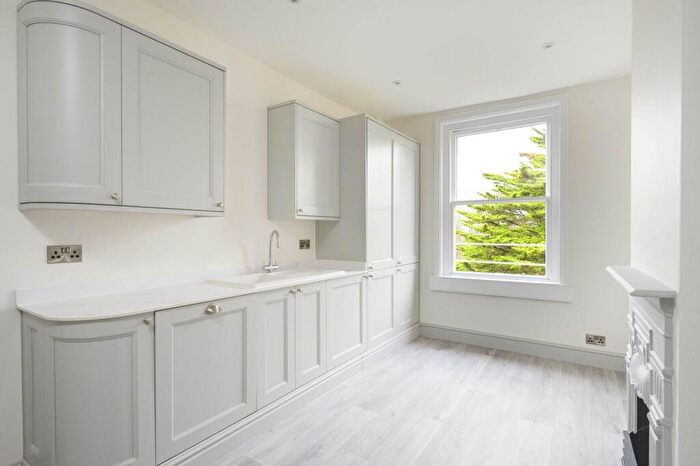 2 Bedroom Apartment To Rent In Marlborough Buildings, BA1