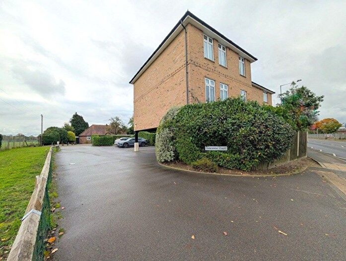 2 Bedroom Flat To Rent In London Road, Ashford, TW15