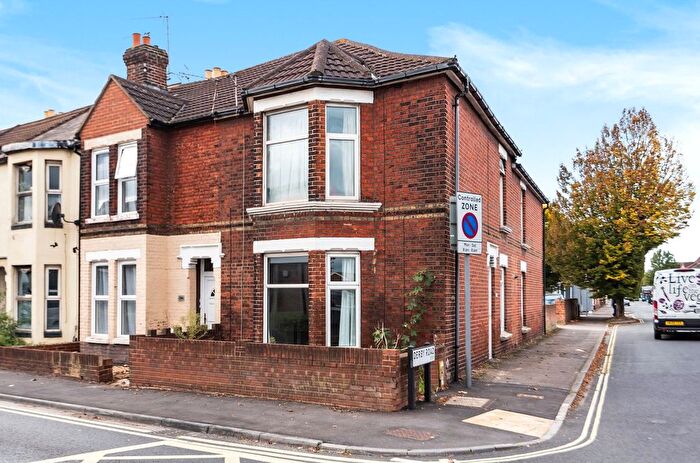 2 Bedroom Flat To Rent In Southampton Road, Eastleigh, Hampshire, SO50