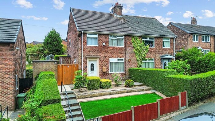 3 Bedroom Semi-Detached House For Sale In Windle Hall Drive, St. Helens, WA10