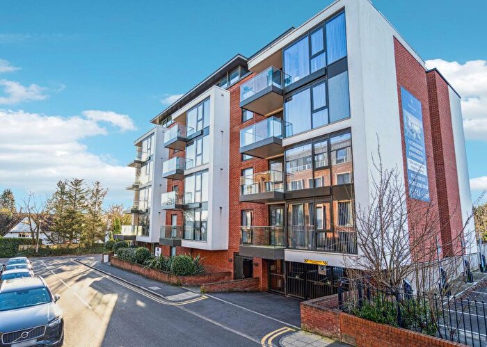 2 Bedroom Flat To Rent In Station Road, Gerrards Cross, Buckinghamshire, SL9