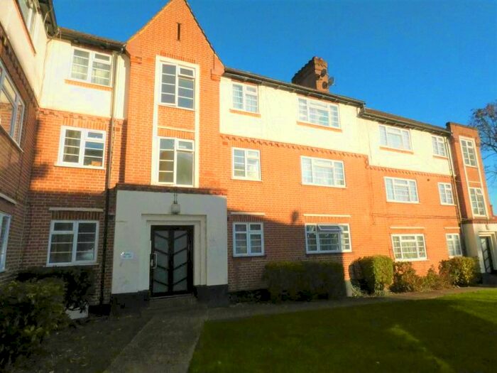 2 Bedroom Flat To Rent In College Road, Harrow Weald, Harrow HA3