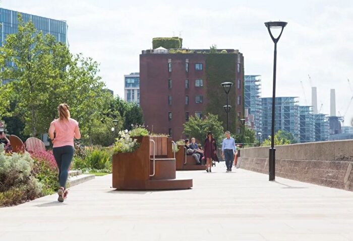 2 Bedroom Flat To Rent In Wandsworth Road, London, SW8