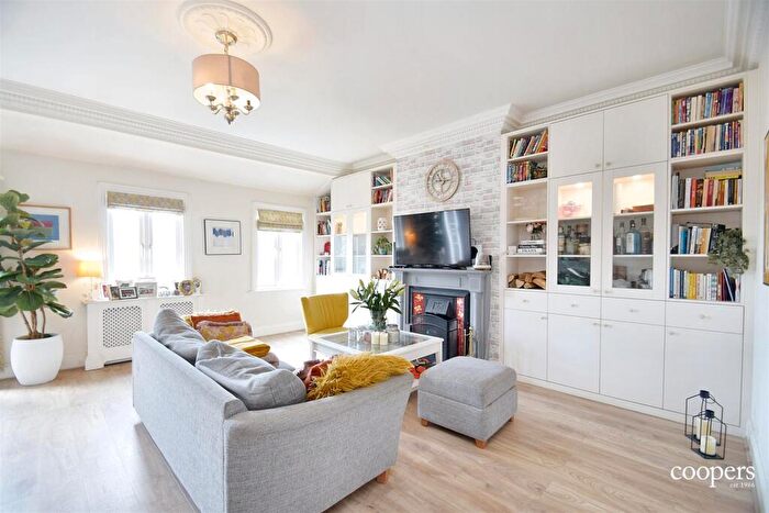 3 Bedroom Apartment To Rent In Green Lane, Northwood, HA6