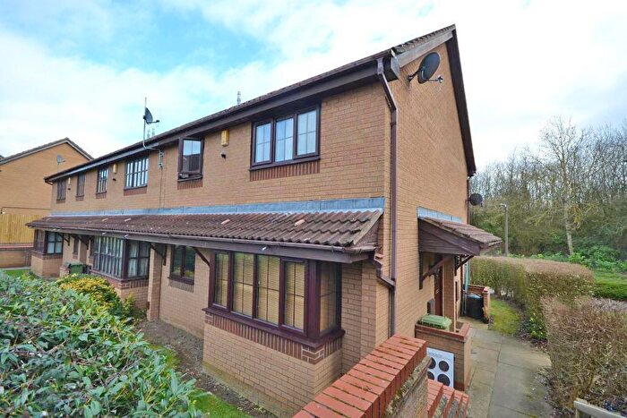 2 Bedroom Cluster House To Rent In Rolvenden Grove, Kents Hill, Milton Keynes, Buckinghamshire, MK7