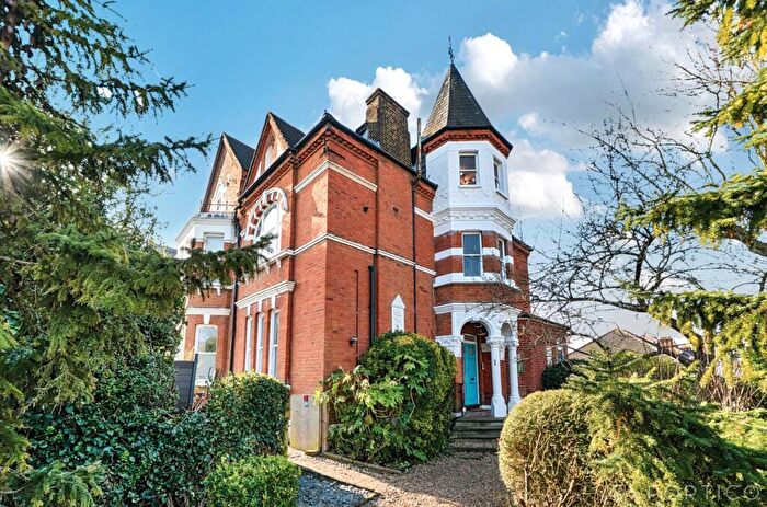 2 Bedroom Detached House For Sale In Barston Road, London, SE27
