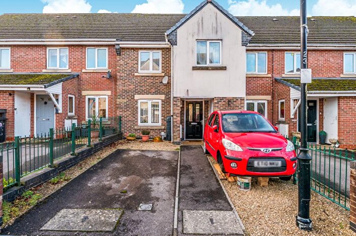 3 Bedroom Terraced House For Sale In The Oaks, Newbury, Berkshire, RG14