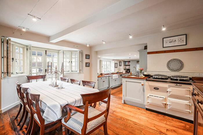 4 Bedroom Detached House For Sale In Baybridge Street, Winchester, SO21