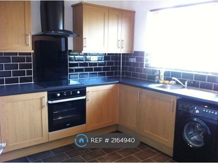 2 Bedroom Maisonette To Rent In Gregory Court, Nottingham, NG7