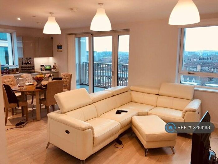 2 Bedroom Flat To Rent In Heygate Street, London, SE17