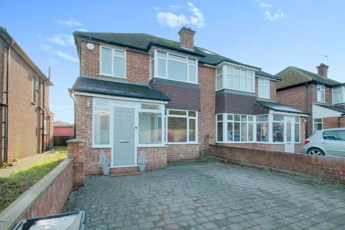 3 Bedroom Semi-Detached House To Rent In Coopers Row, Iver Heath, SL0