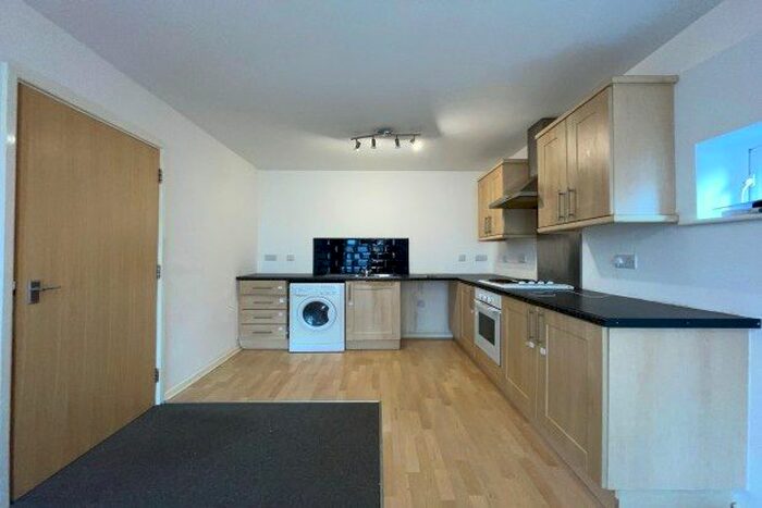2 Bedroom Flat To Rent In Jefferson Place, West Bromwich, B71