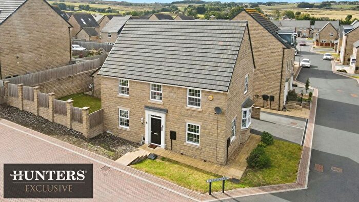 4 Bedroom Detached House For Sale In Hewenden Drive Cullingworth, Bradford, West Yorkshire, BD13