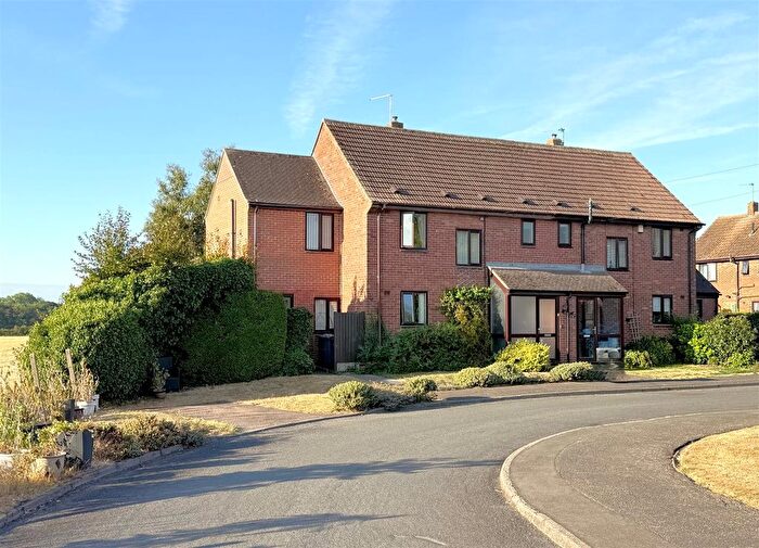 3 Bedroom Semi-Detached House For Sale In Trenchard Close, Newton, NG13
