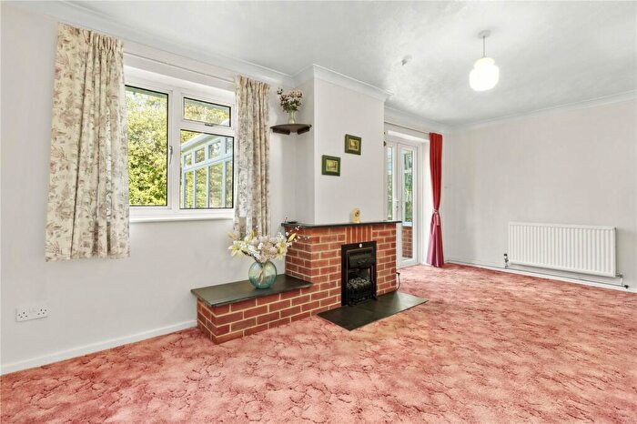 2 Bedroom Bungalow For Sale In Cacklebury Close, Hailsham, East Sussex, BN27