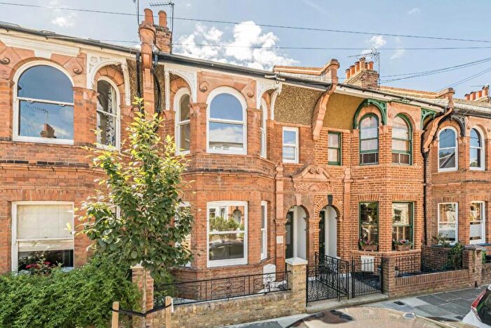 4 Bedroom Terraced House For Sale In Warwick Road, Hampton Wick, KT1