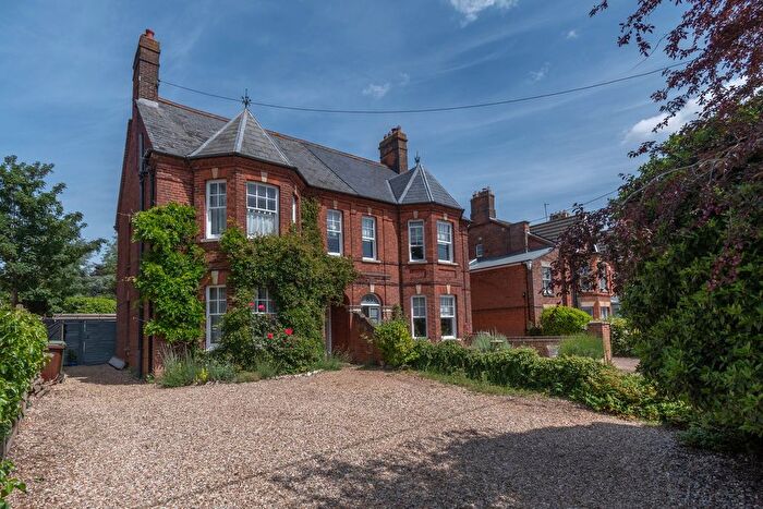 4 Bedroom Semi Detached House For Sale In Norwich Road, Fakenham, NR21