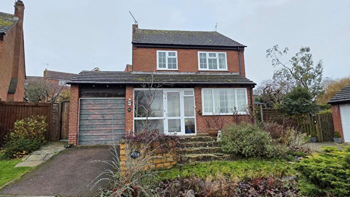 4 Bedroom Detached House For Sale In Paddock Close, Southam, CV47