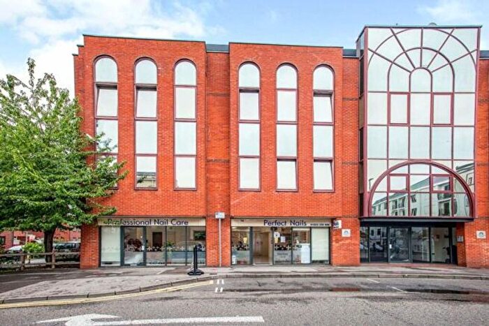 1 Bedroom Flat To Rent In King Street, Chiltern House, WD18