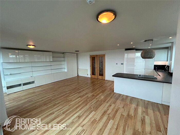 2 Bedroom Flat For Sale In Hardwicks Square, London, SW18