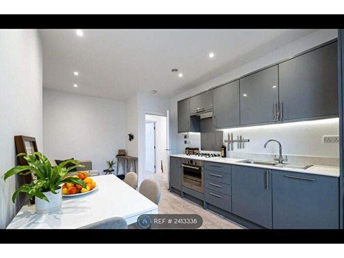 2 Bedroom Flat To Rent In Loftus Road, London, W12