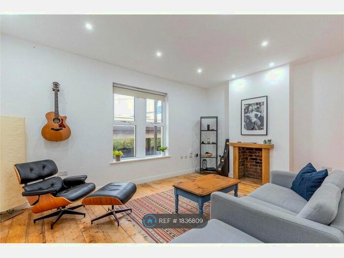 2 Bedroom Flat To Rent In Stapleton Road, Bristol, BS5