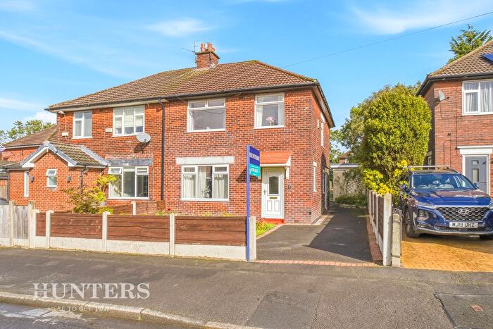 3 Bedroom Semi-Detached House For Sale In Cleggswood Avenue, Smithy Bridge, OL15