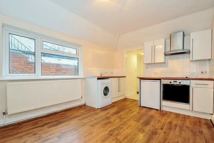 1 Bedroom Apartment To Rent In Newbury, Berkshire, RG14