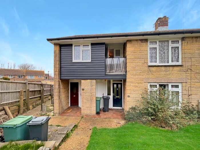 2 Bedroom Flat To Rent In Station Road, Brading, Sandown, PO36