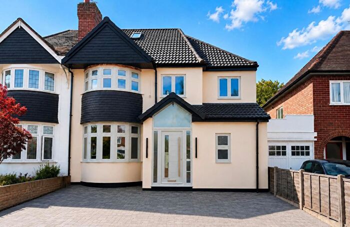 4 Bedroom Property To Rent In Delves Crescent, Delves, Walsall, WS5