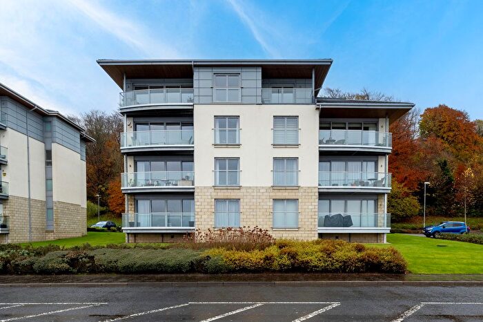 2 Bedroom Flat For Sale In / Cloch Road, Gourock., PA19