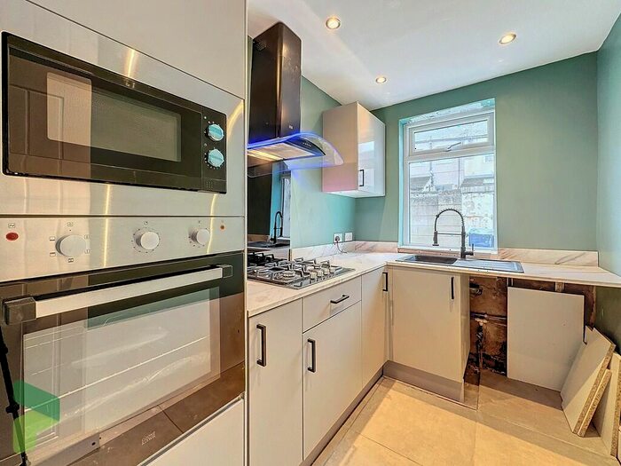3 Bedroom Terraced House For Sale In South Street, Darwen, BB3