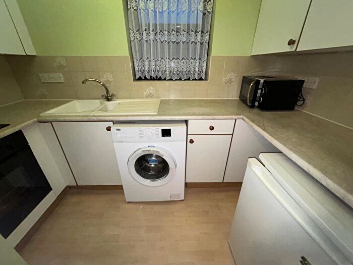 2 Bedroom House To Rent In Ferndale Court, Coleshill., B46
