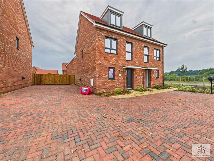 3 Bedroom Semi-Detached House To Rent In Faraday Road, Martlesham, Ipswich, IP5