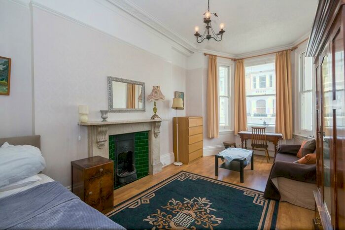 Studio To Rent In Westgate Terrace, Chelsea, SW10
