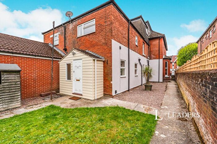 1 Bedroom Apartment To Rent In Landguard Road, Southampton, SO15